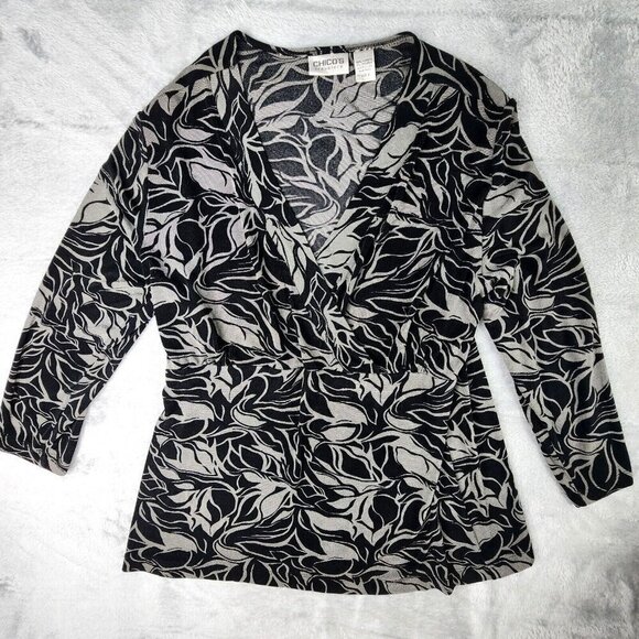 Chicos Travelers Knit Top Womens Size 2 Stretch 3/4 Sleeve Black Geometric VNeck - Picture 1 of 7